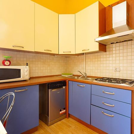 Milano Viale Umbria Colorful Apartment Bagian luar foto