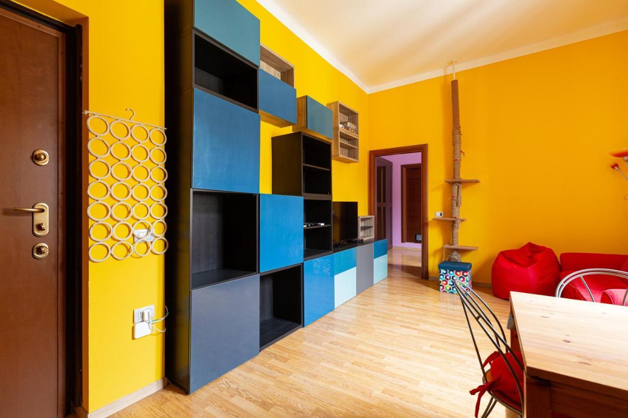 Milano Viale Umbria Colorful Apartment Bagian luar foto